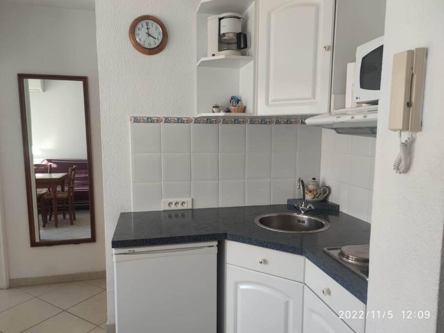 T2 Clim Avec Terrasse Et Place De Parking Privative Balaruc-les-Bains Exterior foto
